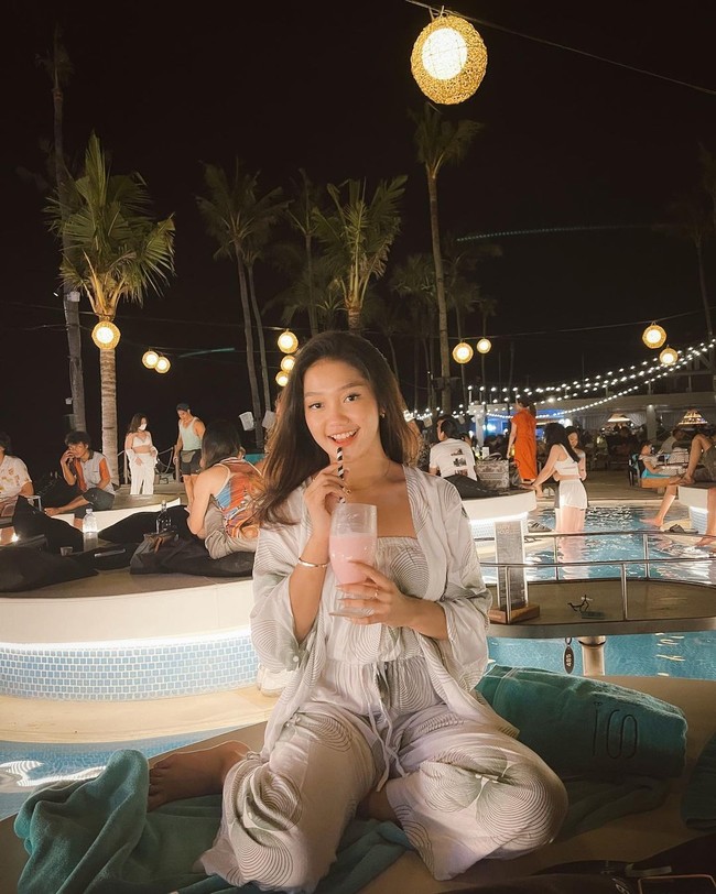 Seperti yang diketahui, saat ini Putra Siregar dan Rico Valentino sendiri telah ditetapkan menjadi tersangka dan ditahan. Dalam waktu dekat Chika pun akan dipanggil untuk diperiksa sebagai saksi. Foto: Instagram chndrika_