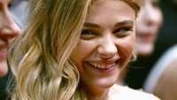 Dalam film drama psikologi itu, Chloë Grace Moretz main sebagai Joe-Anne Ellis. (Foto: Getty Images/Ian Gavan)