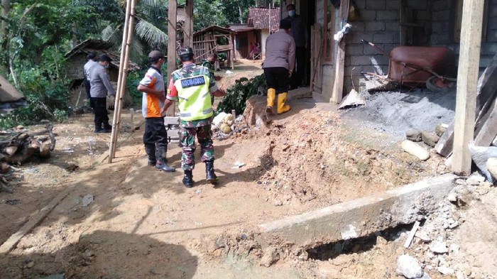 Empat Rumah Warga Trenggalek Rawan Ambrol