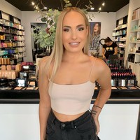 Ketika itu, Gemma memang setuju untuk dirawat tapi ia sering menipu dokter dengan menempel barbel di tubuhnya saat ditimbang. Ia pun mengakui jika masa-masa itu gila. Itu benar-benar gila. Hidupku benear-benar penuh dengan kebohongan. Sepanjang hari aku terpaku pada angka, ujarnya. Foto: Instagram @gemswalker