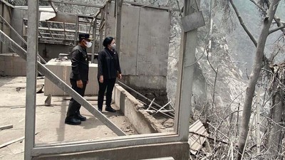 Ketua DPR Tinjau Lokasi Bencana Erupsi Semeru