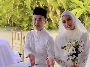 Kisah Viral Pengantin Tetap Gelar Acara Pernikahan Saat Banjir