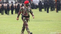 Diketahui, ketiga brevet itu adalah brevet Komando, brevet Anti Teror dan brevet Para Utama.