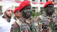 Seperti diketahui, brevet merupakan tanda kemahiran atau kualifikasi yang diberikan oleh korps atau angkatan kepada seseorang atas usaha dan jerih payahnya mengikuti pendidikan dan latihan pada bidang atau spesialisasi tertentu. Namun brevet juga dapat disematkan sebagai sebuah kehormatan atas prestasi dan pengabdian maupun tanggung jawab seseorang pada korps atau angkatan.