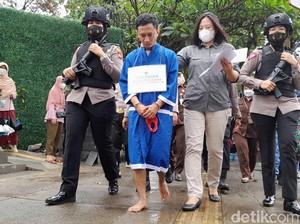 Jabar Hari Ini: Begal Payudara Diarak-Bansos Herry Wirawan Disorot