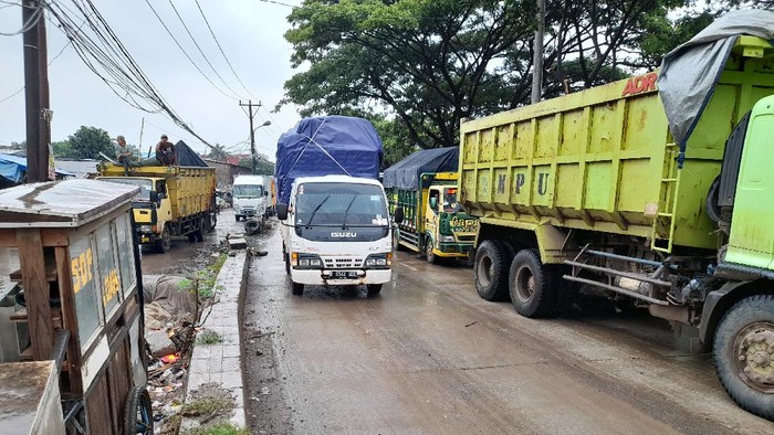Perbaikan permukaan Jalan Raya Perancis sudah selesai, Selasa (21/12/2021).