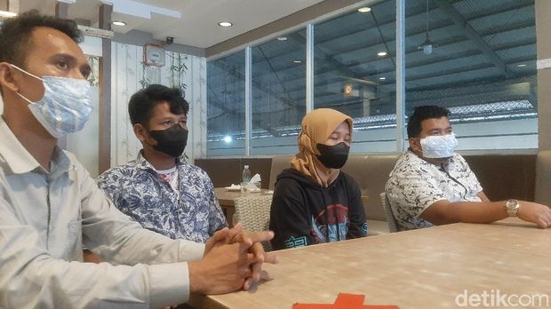 Perempuan di Riau yang sempat melapor atas dugaan pemerkosaan oleh 4 pria membuat pernyataan mengejutkan. ZL kini mengaku tidak pernah ada kasus pemerkosaan. (Raja Adil/detikcom)