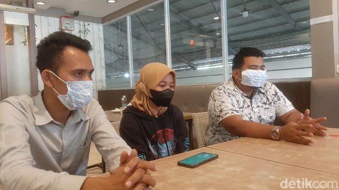 Perempuan di Riau yang sempat melapor atas dugaan pemerkosaan oleh 4 pria membuat pernyataan mengejutkan. ZL kini mengaku tidak pernah ada kasus pemerkosaan. (Raja Adil/detikcom)