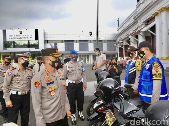 Tiga ribu personel gabungan siap mengamankan Nataru di Surabaya. Pengamanan hari besar tersebut akan dikemas dalam Operasi Lilin Semeru 2021.