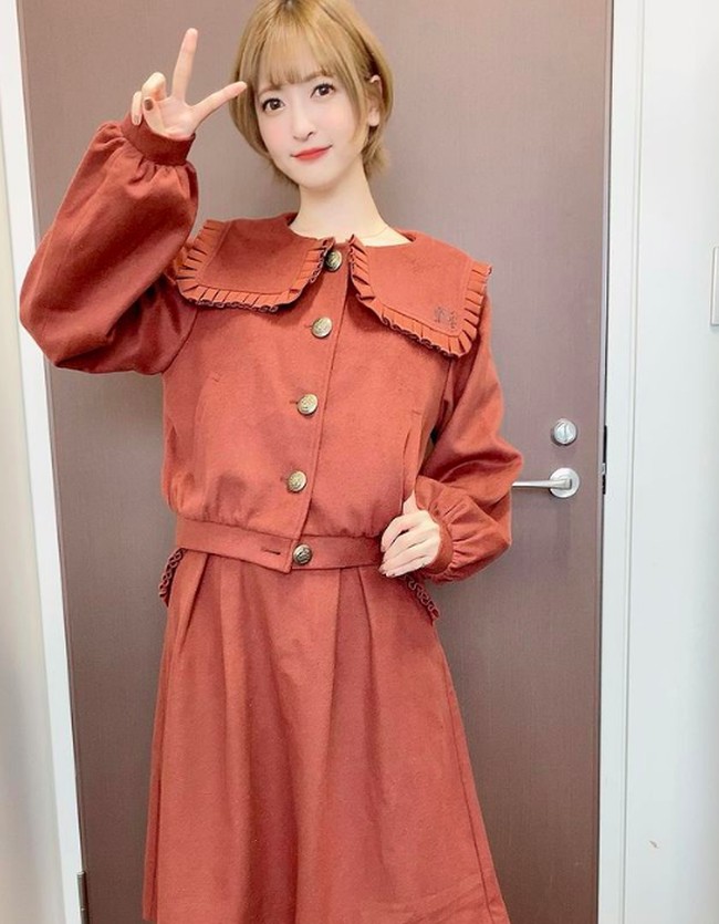 Sayaka Kanda, aktris dan penyanyi asal Jepang ditemukan tewas dengan genangan darah setelah dia jatuh dari lantai 22, Sabtu (18/12/2021). Kala itu, Sayaka tengah menginap di hotel di Sapporo, Jepang. Foto: dok. Instagram/@sayakakanda