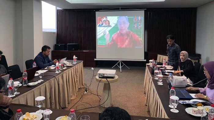 Webinar nasional bertema 