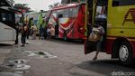 Suasana Terminal Bus Tanjung Priok Jelang Nataru