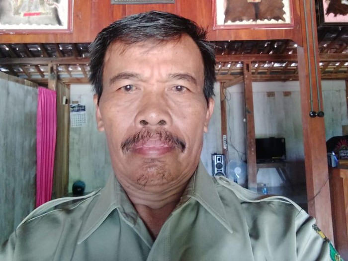 Sudarto, Kades Nglebak yang membuka pintu darurat pesawat Citilink
