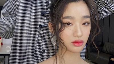 Potret Tu Tontawan sang Bintang TV, Fangirl K-Pop, dan Calon Dokter Gigi