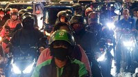 Pakar transportasi Djoko Setijowarno memprediksi pada libur Natal dan tahun baru kali ini, moda yang paling banyak dipilih untuk digunakan adalah sepeda motor 28,5 persen atau sebanyak 3,1 juta orang akan menggunakan sepeda motor.  