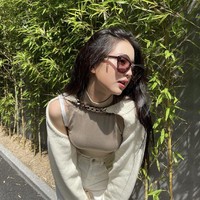 Vokalis grup IVE ini dinilai mirip dengan Han Ye Seul dan Yoona Girls’ Generation. Wonyoung juga menjadi perbincangan karena menonjolkan pesona yang berbeda saat memakai softlens dan tidak memakai softlens. Foto: dok. Instagram @for_everyoung10