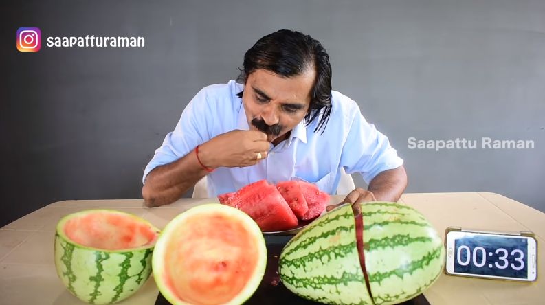 YouTuber India Mukbang Makanan Capai 10,5 Kilogram Ikan
