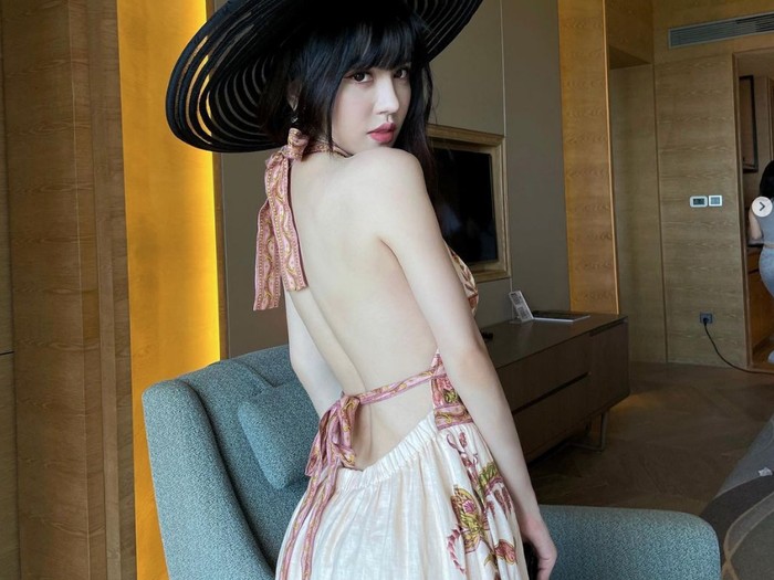 Penyanyi Yumi Bai