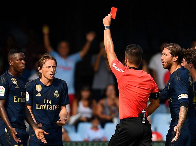 10 Tim Paling Banyak Kena Kartu Merah Dalam Satu Dekade Terakhir