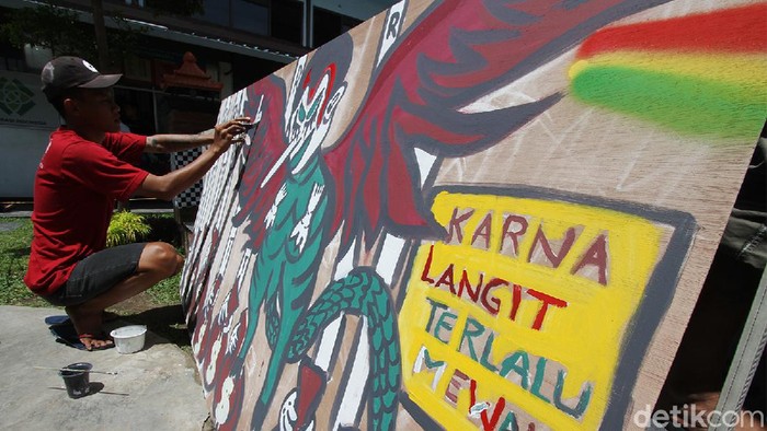 Rumah Tahanan Kelas I Solo menggelar lomba mural bagi para warga binaan di dalam rutan. Nah, seperti apa karya-karya mereka? Yuk, intip.