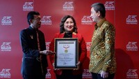 Thio Siu Lie berhasil mencetak Rekor MURI sebagai Agen yang meraih Top of The Table MDRT secara Berurutan Terlama. Rekor ini berhasil ia pecahkan karena prestasinya yang bisa mendapatkan gelar Top of The Table (TOT) dari Million Dollar Round Table selama 5 tahun berturut-turut sejak tahun 2017 hingga 2021.
