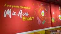 Berbeda jauh dengan tempat makan mie Aceh kebanyakan. Di Ayam Bukana yang berada di wilayah Tebet Raya, Jakarta Selatan, ada menu makanan khas Aceh yang dikemas secara kekinian dan tentunya dengan harga ramah di kantong. Foto: detikFood