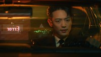 Di dalam MV tampak juga adegan Minho sedang menyetir. (Foto: dok. SM Entertainment)  