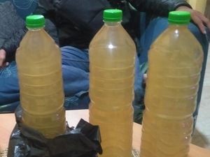 Emak-emak Jual Ciu Gedang Klutuk di Klaten, Warga Cemas Dibeli Anak-anak