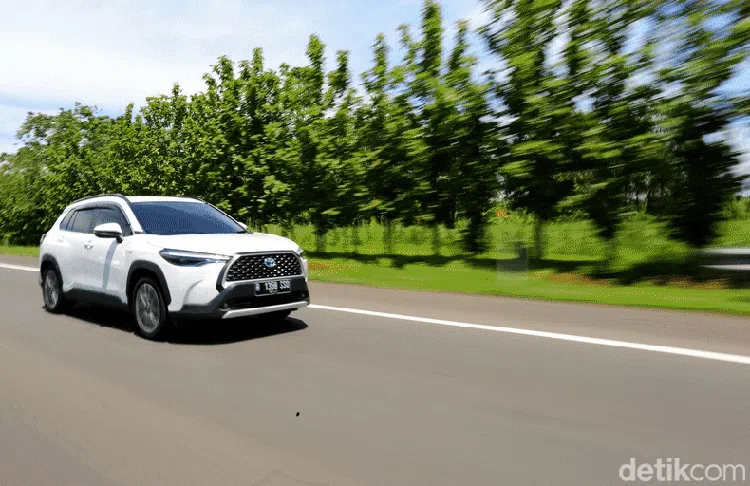 Menjajal Ketangguhan Corolla Cross Hybrid Jakarta-Lombok