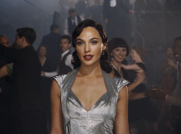 Gal Gadot Secantik Cleopatra di Death on the Nile