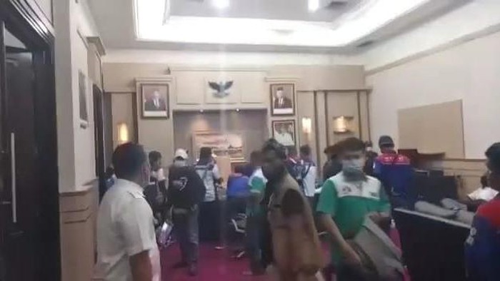 Demo buruh di Banten