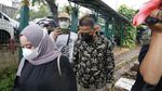 Potret Doddy Sudrajat Ziarah Makam di Ultah Vanesaa Angel: Berdoa-Tabur Bunga