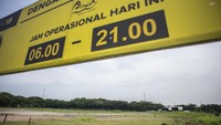 JIEC akan memiliki panjang lintasan 2,4 kilometer, lebar 12 meter, 18 tikungan, dengan arah lintasan searah jarum jam, dan memiliki panjang 600 meter untuk trek lurus serta ditargetkan pembangunannya selesai pada April 2022. Aprillio Akbar/Antara Foto