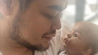 Anak kedua bernama Marvelous Putra Gunawan, yang lahir tak lama setelah Eqqel.  Foto: Instagram
