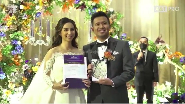 Pemberkatan nikah Joshua Suherman