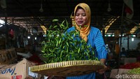 Dikutip dari Info Pangan Jakarta, Rabu (22/12/2021) harga itu menjadi harga rata-rata di DKI Jakarta. Sementara harga cabai rawit tertinggi sudah tembus di atas Rp 100.000 di beberapa pasar.