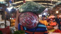 Seperti yang tertinggi di Pasar Pondok Labu dan Pasar Anyer Bahari, harga cabai rawit merah di sana sudah Rp 120.000/kg. Sementara harga terendah cabai ada di Pasar Induk Kramat Jati yakni Rp 72.000/kg.