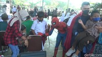 Lebih lanjut Kapolres, anak-anak sebagai generasi penerus harus benar-benar dijaga dan vaksinasi ini untuk memberikan kekebalan imunitas kepada anak-anak. target yang dicapai dalam wisata vaksin anak ini sebanyak 1.000 anak dan bisa dicapai dalam sehari.