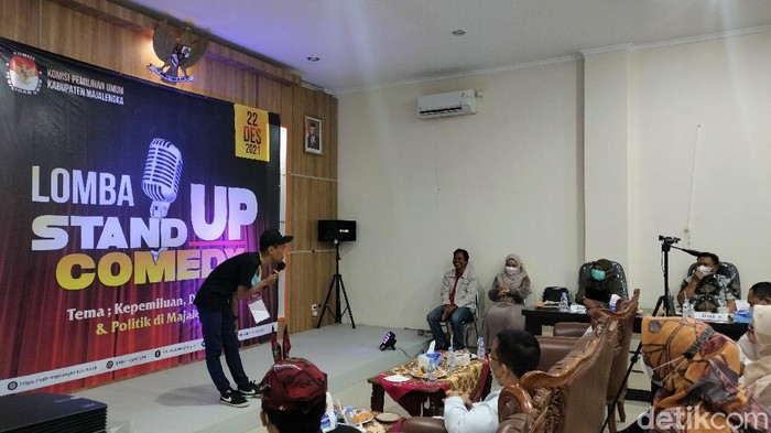 KPU Majalengka gelar Lomba Stand Up Comedy.