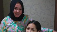 Nagita Slavina mengatakan sudah menganggap mbak Lala seperti keluarga. Foto: Instagram Lala Pengasuh Rafathar