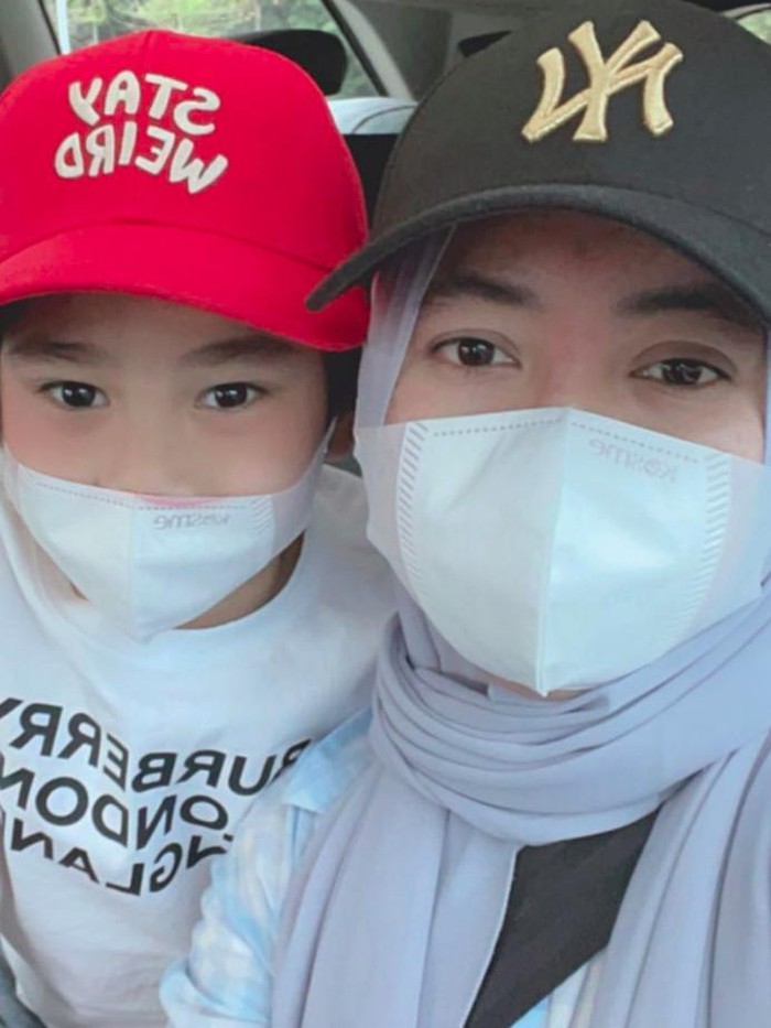 Potret Mbak Lala, pengasuh Rafathar.