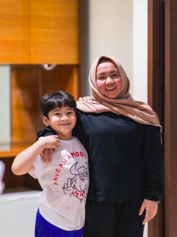 Lala, pengasuh Rafathar Potret Mbak Lala, pengasuh Rafathar.
