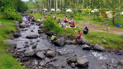 Foto: Main Air Hingga Tangkap Ikan di Ledok Sambi