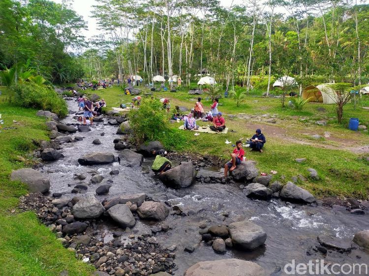 Foto: Main Air Hingga Tangkap Ikan di Ledok Sambi