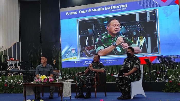 Marsekal Fadjar Prasetyo (tengah) di Gedung Ardhya Loka, Kompleks Halim Perdanakusuma, Cililitan, Jaktim.