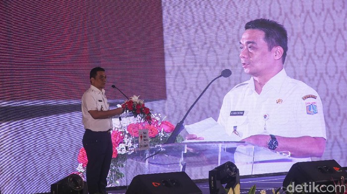 Meski Pandemi, Tahun Ini PMI DKI Dapat Dana 31 M Wakil Gubernur DKI Jakarta Ahmad Riza Patria mengapresiasi kepedulian masyarakat dalam Bulan Dana PMI Tahun 2021 dengan menghimpun donasi mencapai Rp31,3 miliar.