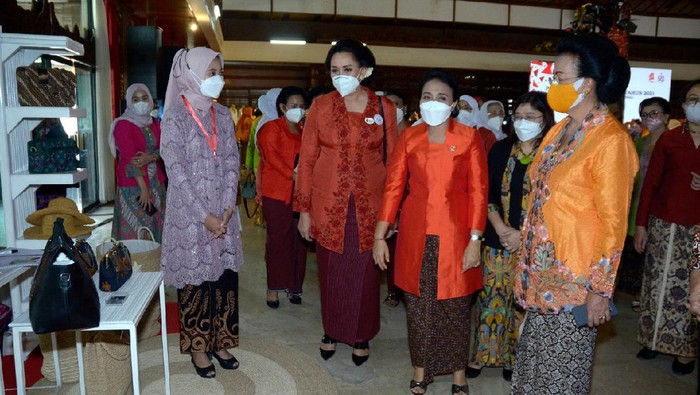 Peringatan Hari Ibu ke-93 digelar di Gedung Mandala Bhakti Wanitatama dan Pendopo Ndalem Joyodipuran, Daerah Istimewa Yogyakarta.