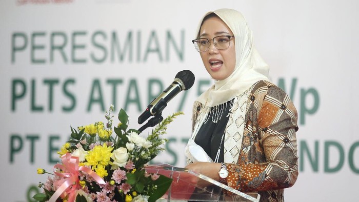 Ewindo jadi perusahaan benih pertanian pertama di Indonesia yang memanfaatkan PLTS Atap sebagai sumber energi terbarukan guna mengurangi emisi gas buang CO2 untuk mendukung ekonomi hijau.