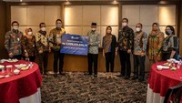 Keduanya menerima klaim asuransi atas produk asuransi unitlink, yaitu produk Asuransi Mandiri Sejahtera Mapan dan polis Asuransi Mandiri Perlindungan Sejahtera di AXA Mandiri. Hingga September 2021, total pembayaran klaim asuransi AXA Mandiri secara nasional mencapai Rp 6,2 triliun.    