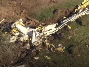 Pesawat Kecil Tabrak Paralayang di Texas, 2 Orang Tewas!